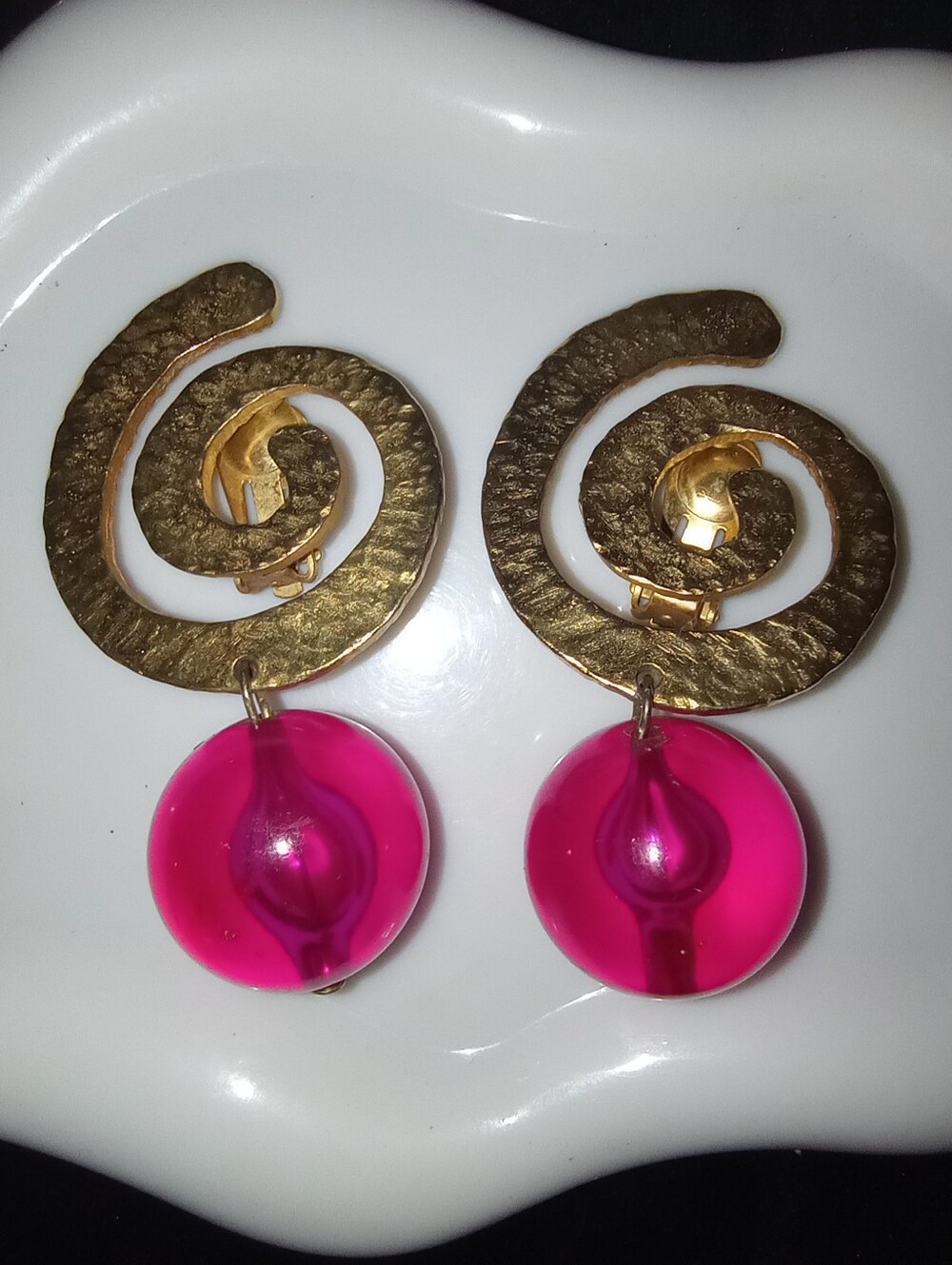 VNTG Signed Les Bernard Gold Swirl Pink Gumball Clip Earrings
